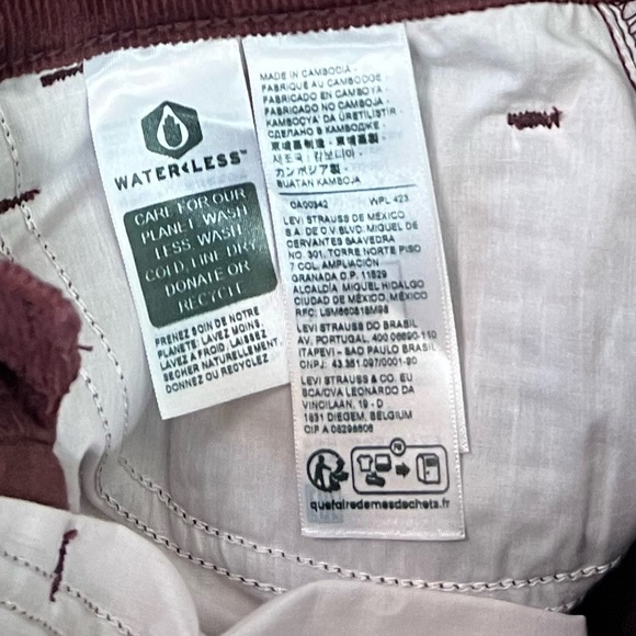 NWT Levis High Waisted Mom Jeans in Decadent Chocolate - Picture 10 of 12